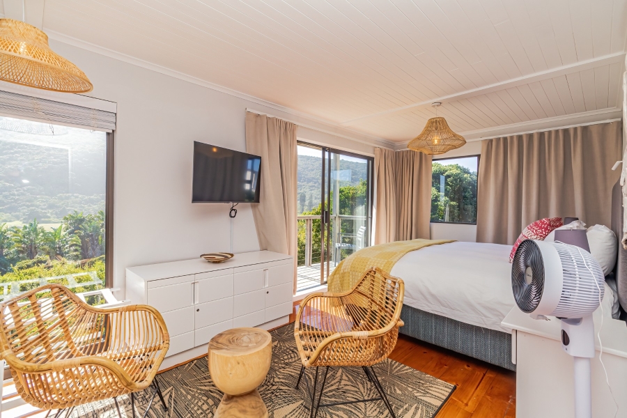 4 Bedroom Property for Sale in Keurboomstrand Western Cape